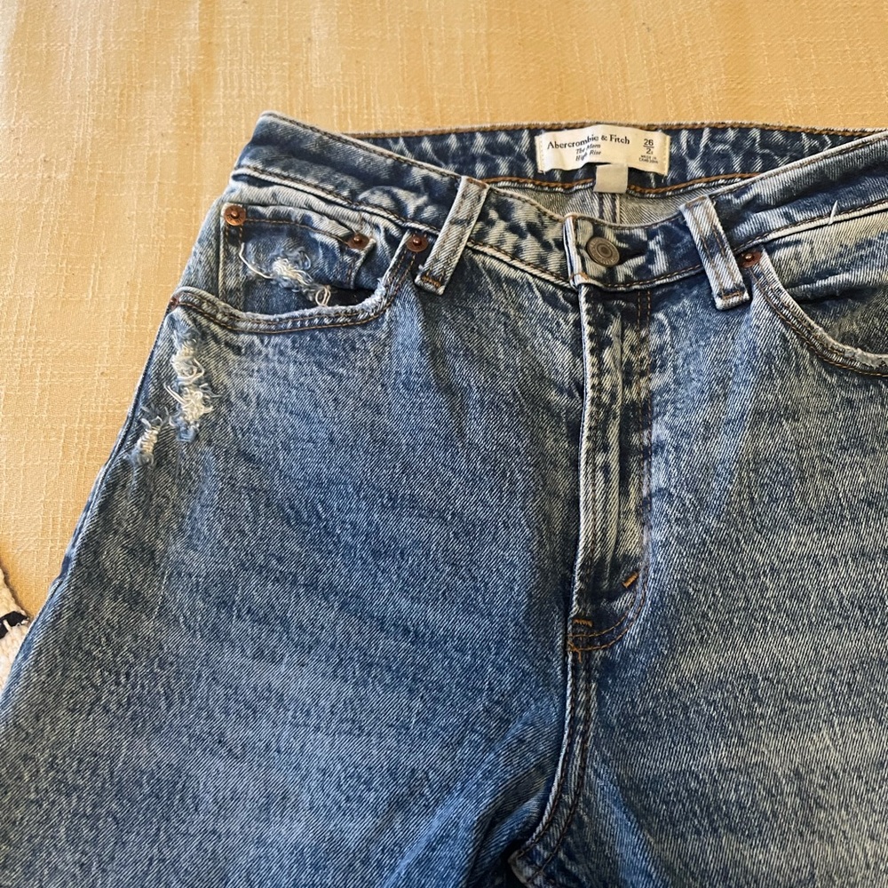 Abercrombie & Fitch mom jeans